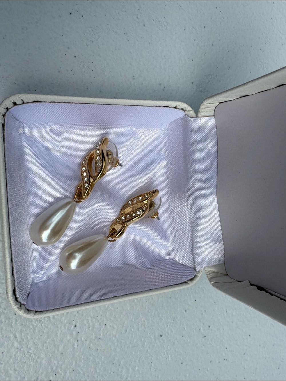 Gold and Pearl Drop Earrings - Elegant Teardrop Dangle